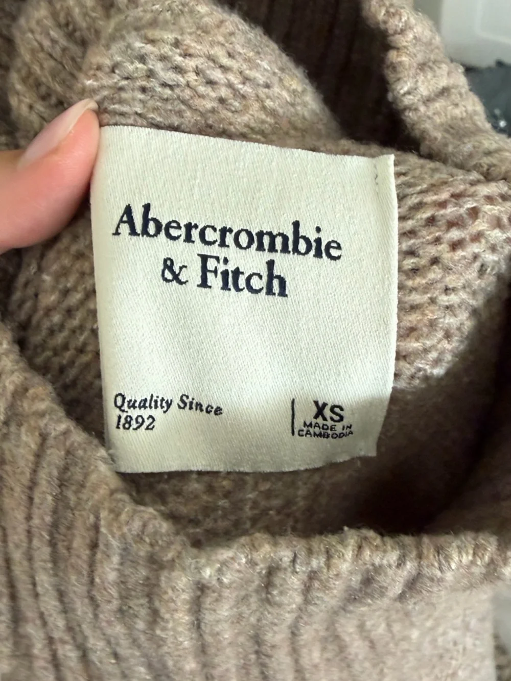 Abercrombie & Fit Oversized Turtleneck Sweater - Picture 4 of 4